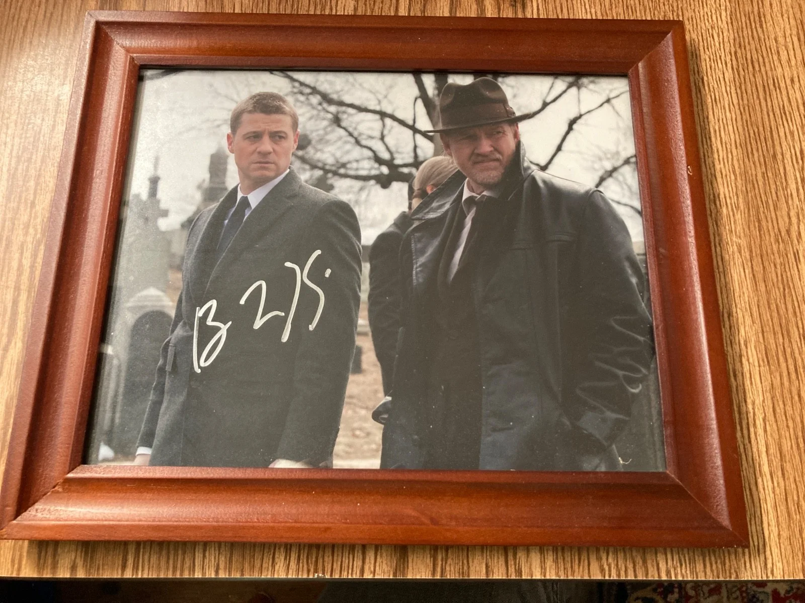 Ben McKenzie — Ben McKenzie gotham picture signed and framed