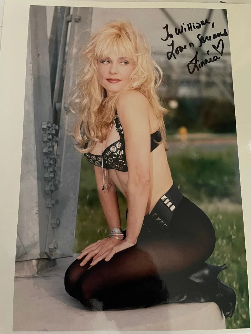 Linnea Quigley — Vintage Return Of The Living Dead Linnea Quigley Signed 8x10 Photo/To William