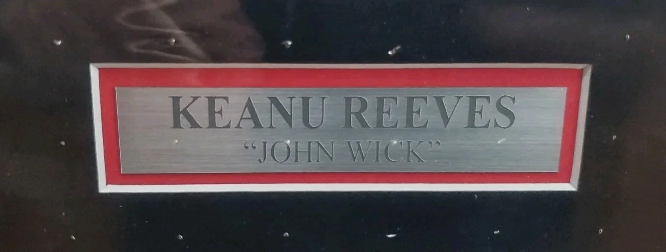Keanu Reeves — NICE Framed & Matted Keanu Reeves "John Wick" Signed Cut Collage JSA 28x26 Photo, изображение 3