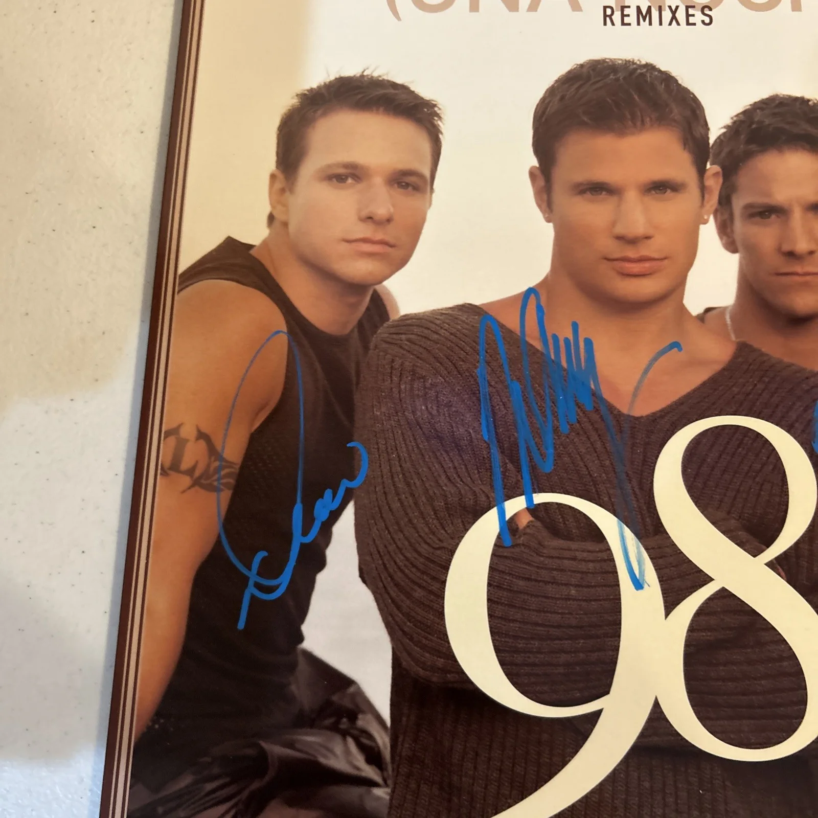98 DEGREES SIGNED AUTOGRAPH VINYL ALBUM ACOA GIVE ME JUST ONE NIGHT RECORD LP, image 3
