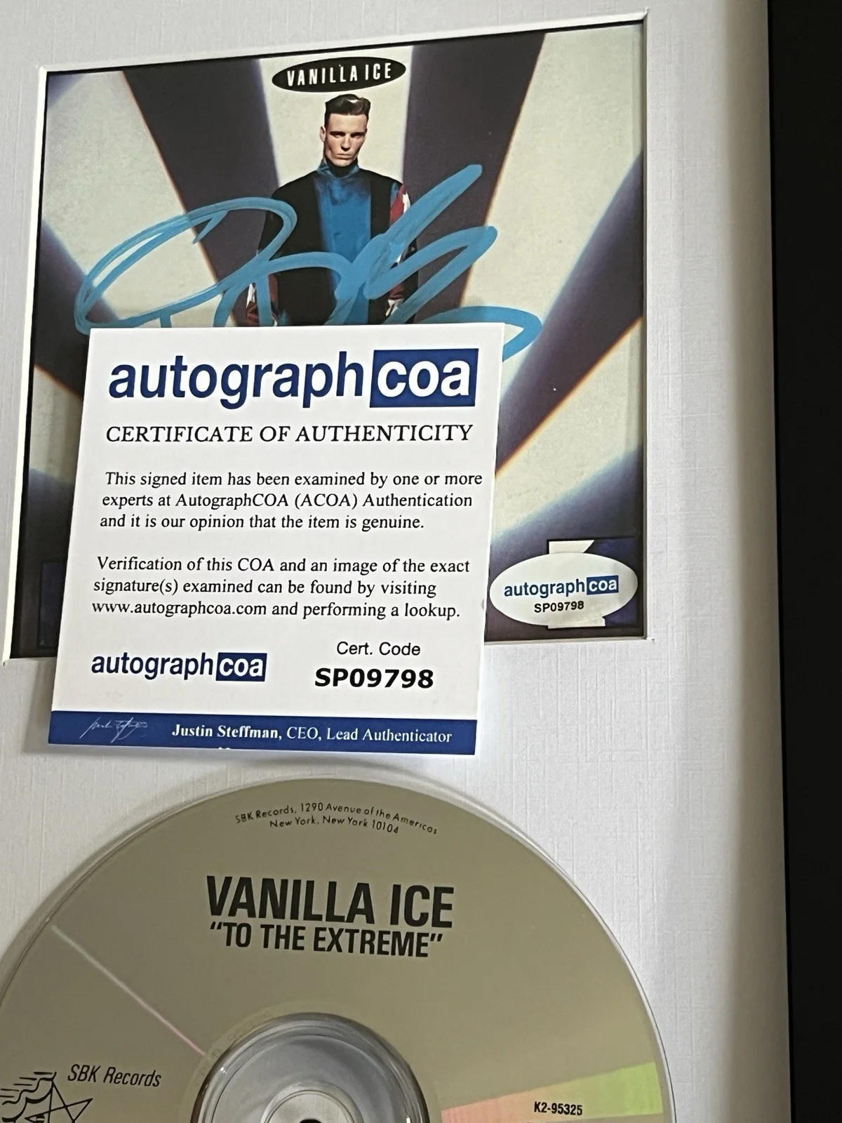 VANILLA ICE FRAMED DISPLAY Autographed Signed To the Extreme CD & BOOKLET ACOA, image 3
