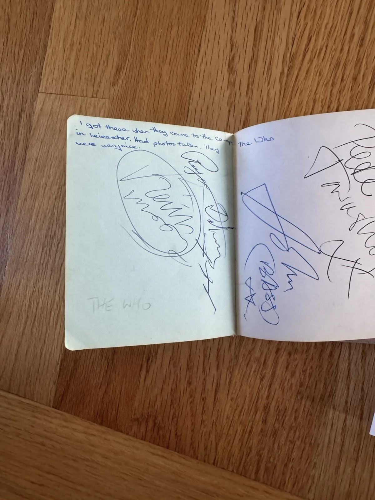 Rare Townshend Daltrey Moon Entwistle The Who Signed Autograph Album Beckett, изображение 5