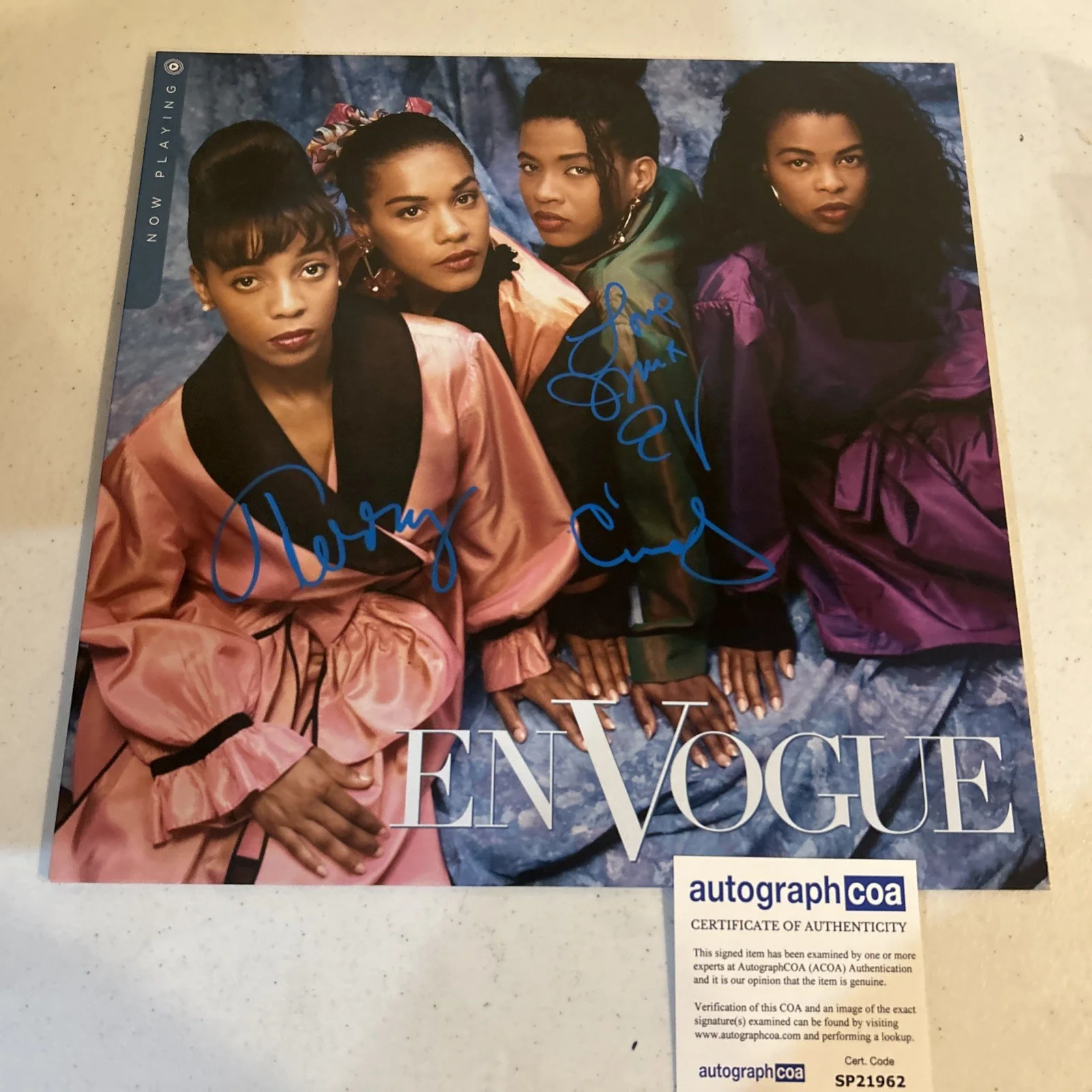 EN VOGUE SIGNED AUTOGRAPH VINYL ALBUM ACOA “ NOW PLAYING” RECORD LP, изображение 3