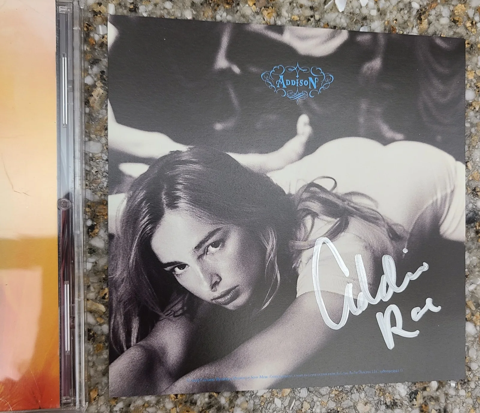 Addison Rae CD SIGNED - Diet Pepsi High Fashion Headphones On, изображение 2