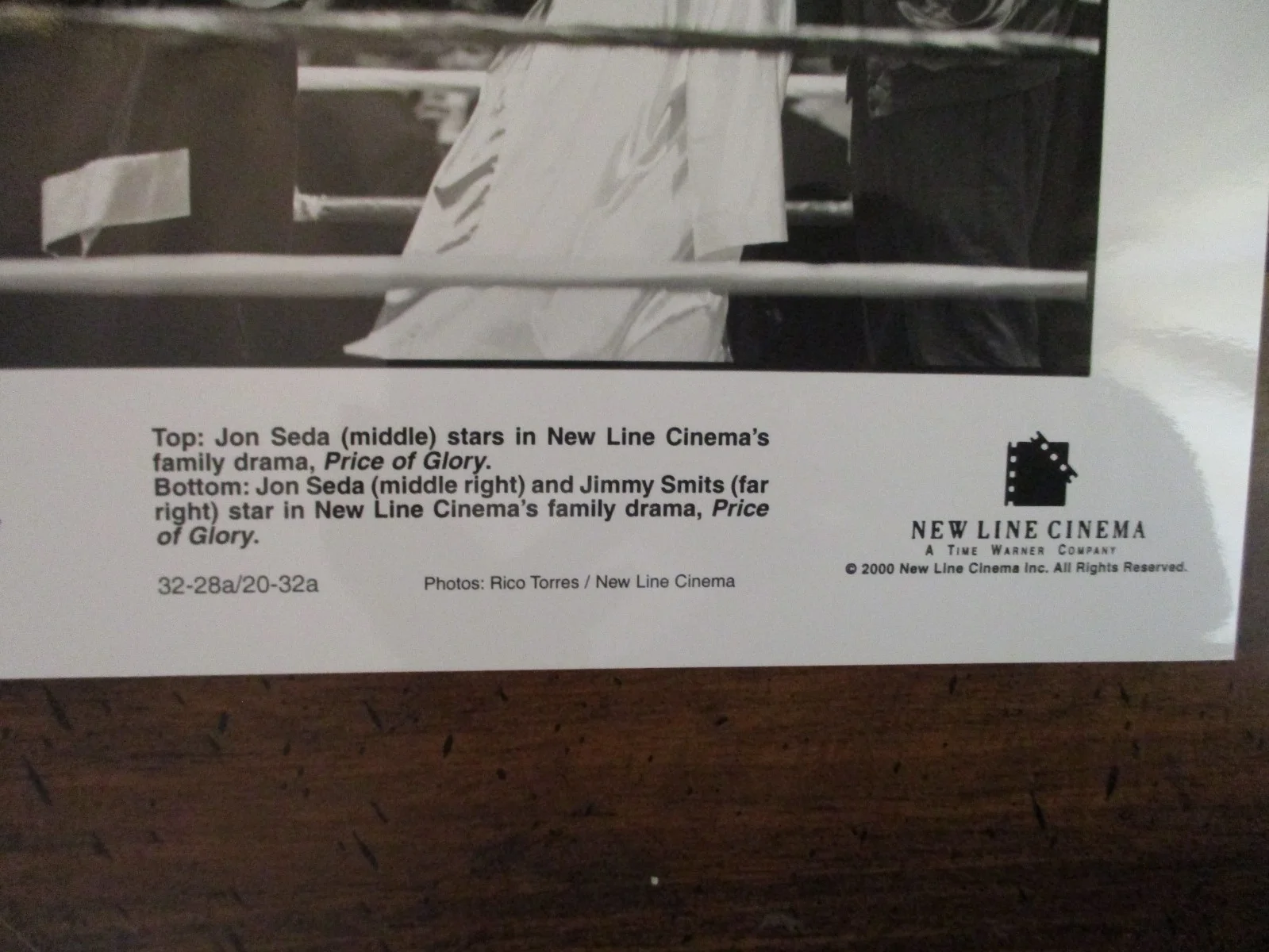 Jon Seda/Jimmy Smits(PRICE OF GLORY)2000 8 x 10 Glossy Black & White Press Photo, image 3