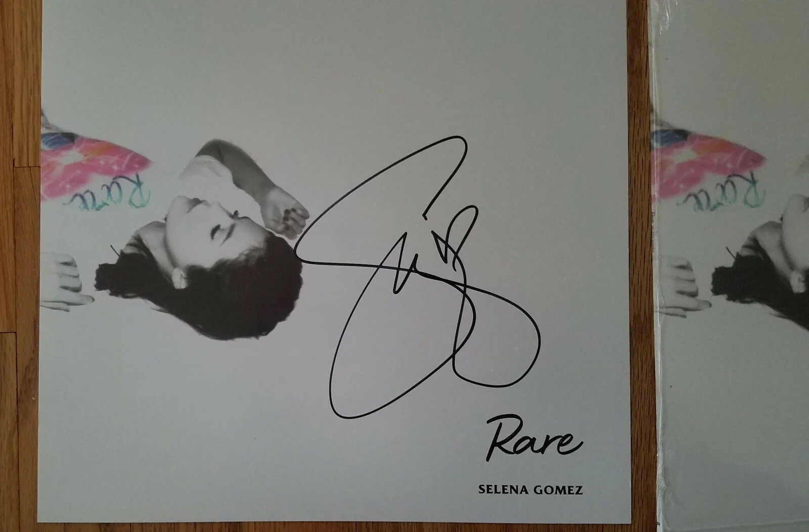 Selena Gomez RARE hand SIGNED 12x12 photo and Vinyl -, image 4