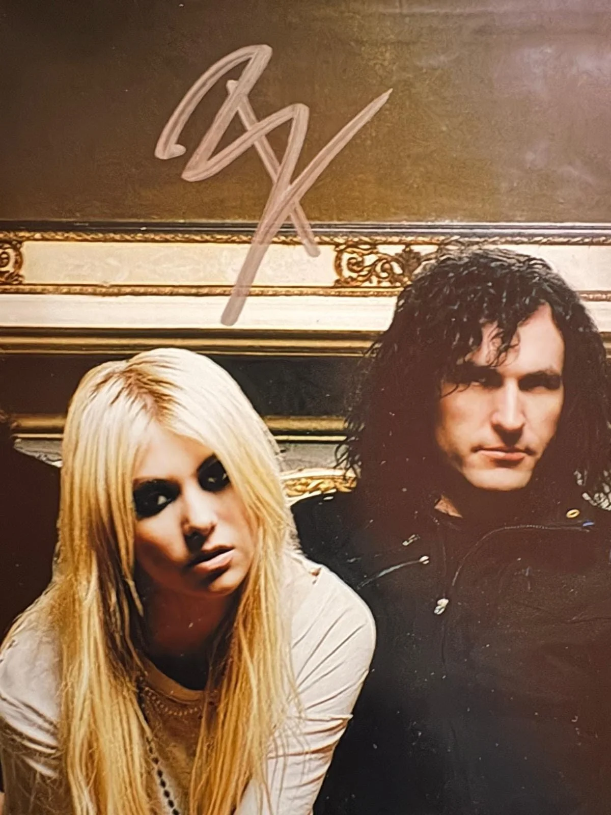 Taylor Momsen, John Secolo, Matt Chiarelli, Nick Carbone — PRETTY RECKLESS BAND SIGNED 11X14 X4 PHOTO MOMSEN SECOLO CHIARELLI CARBONE PSA, изображение 3