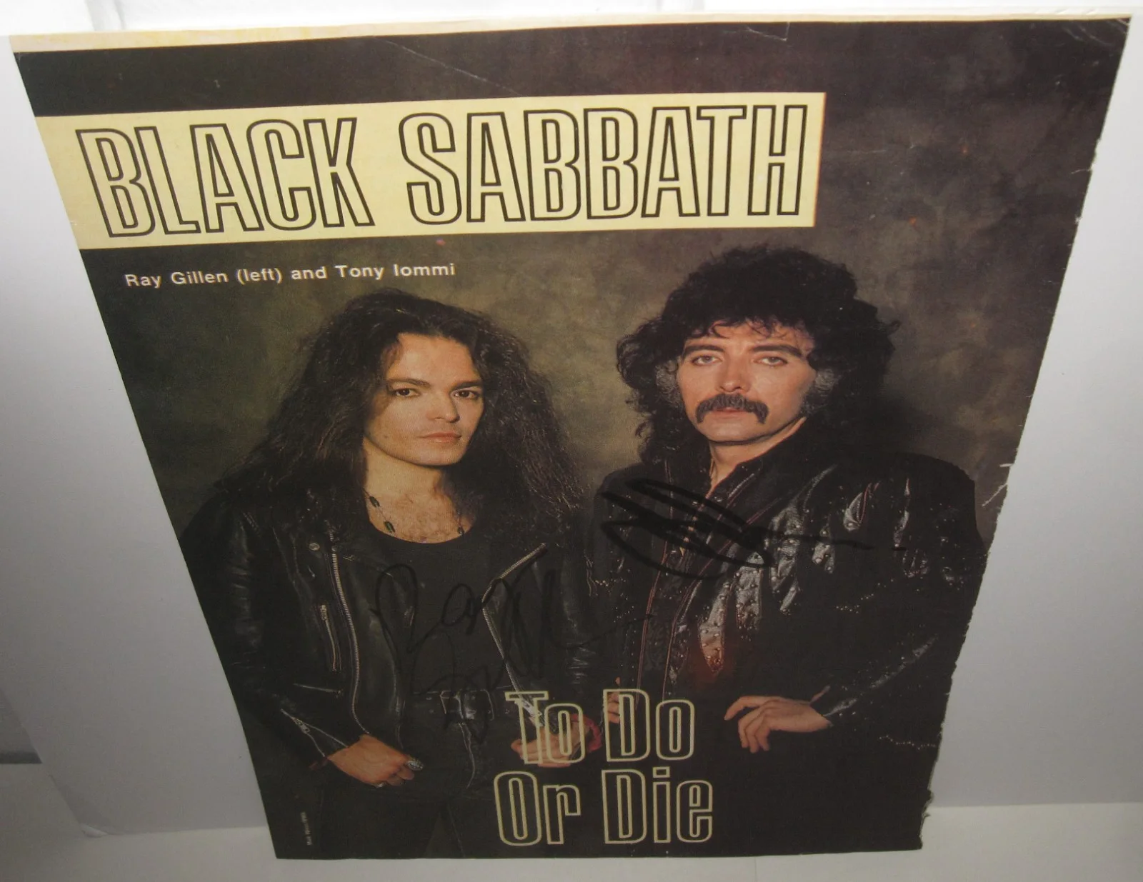 TONY IOMMI SIGNED MAGAZINE PHOTO RAY GILLEN BLACK SABBATH ROCK AUTOGRAPH JSA LOA, изображение 2