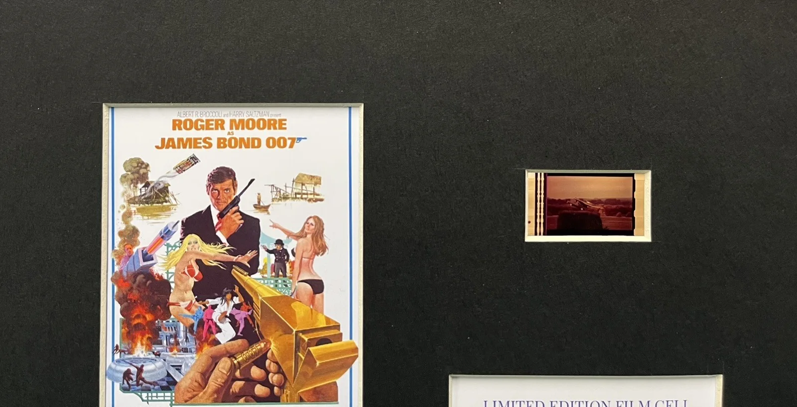 007 JAMES BOND. THE MAN WITH THE GOLDEN GUN . 35mm Film Cell Mounted Display, изображение 3