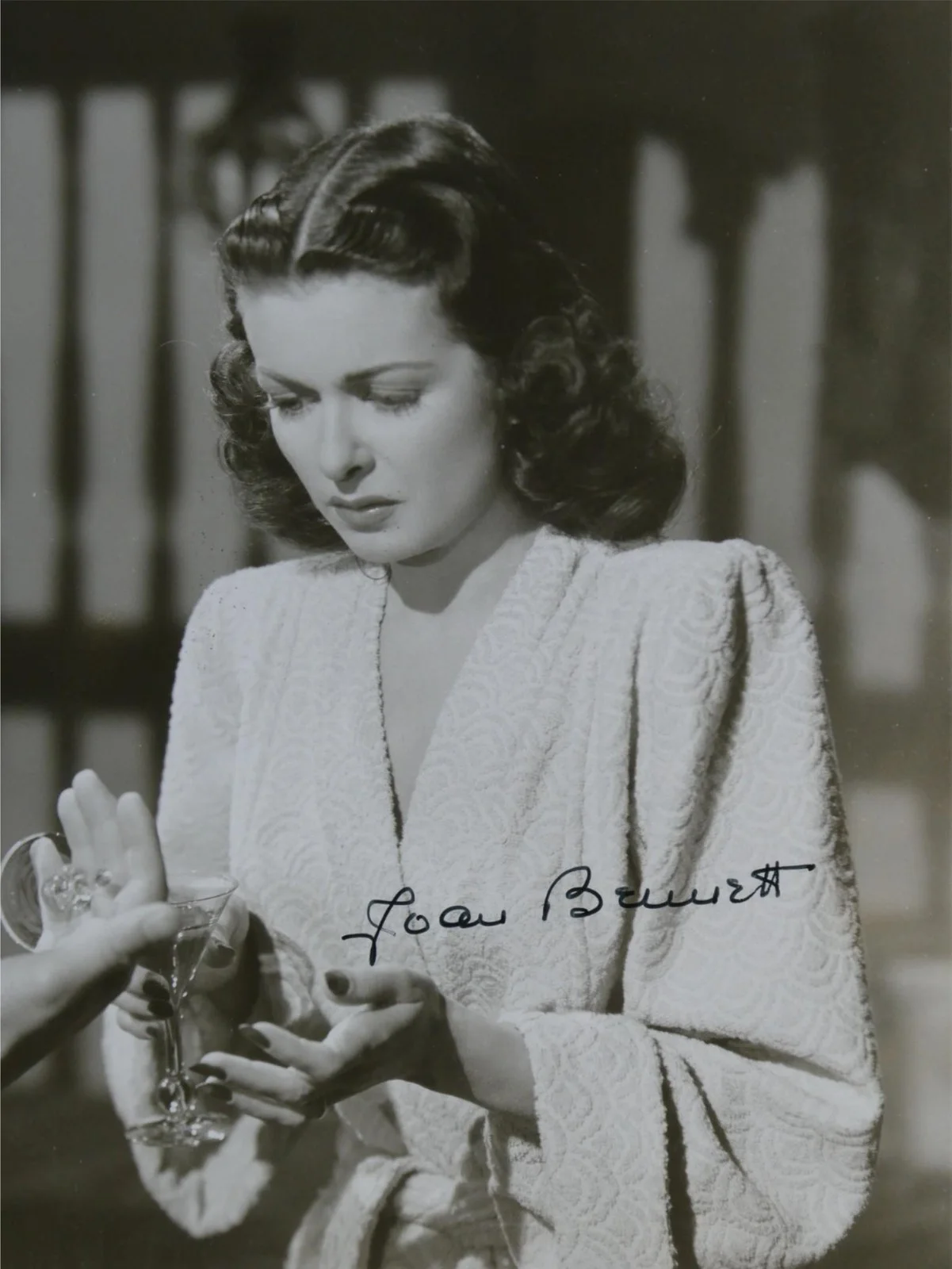 Joan Bennett — Joan Bennett Signed B&W 8x10 1947 Promo Photo Secret Beyond The Door Autographed, изображение 2