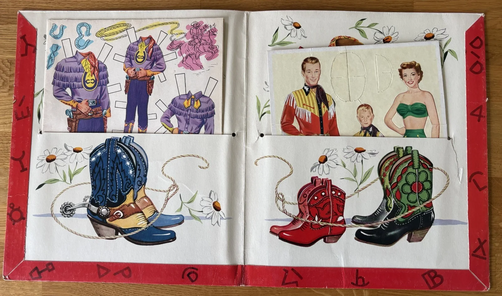 ROY ROGERS DALE EVANS AND RUSTY 1957 DRESSING DOLLS BOOK UNUSED, image 3