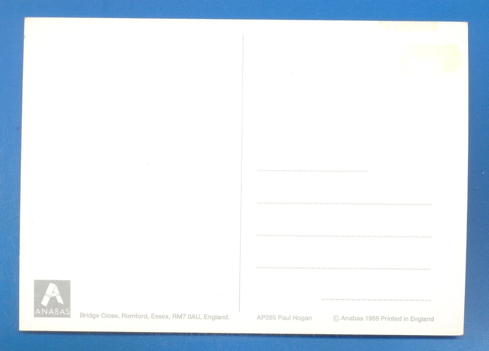 PAUL HOGAN.POSTCARD PUBLISHED 1988.SIZE 17 x 12cms, image 2