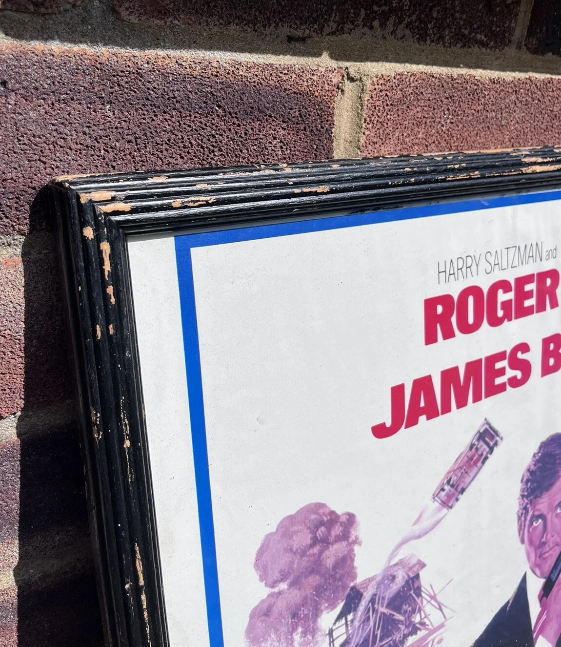 James Bond 007 - The Man With The Golden Gun, Framed & Glazed Poster, изображение 3