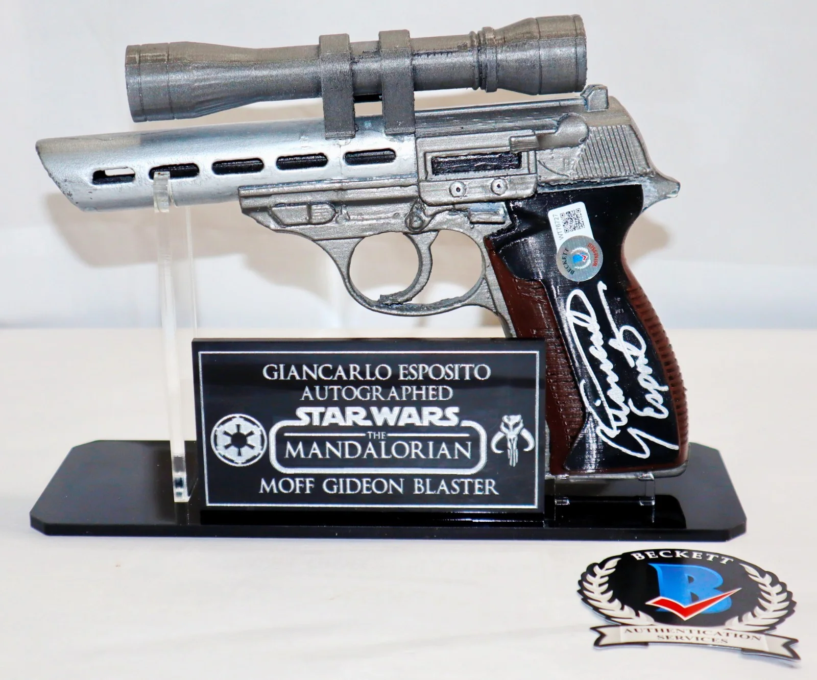 Giancarlo Esposito — 🔥 Giancarlo Esposito Signed Mandalorian Moff Gideon Gun Blaster Prop Beckett, изображение 4