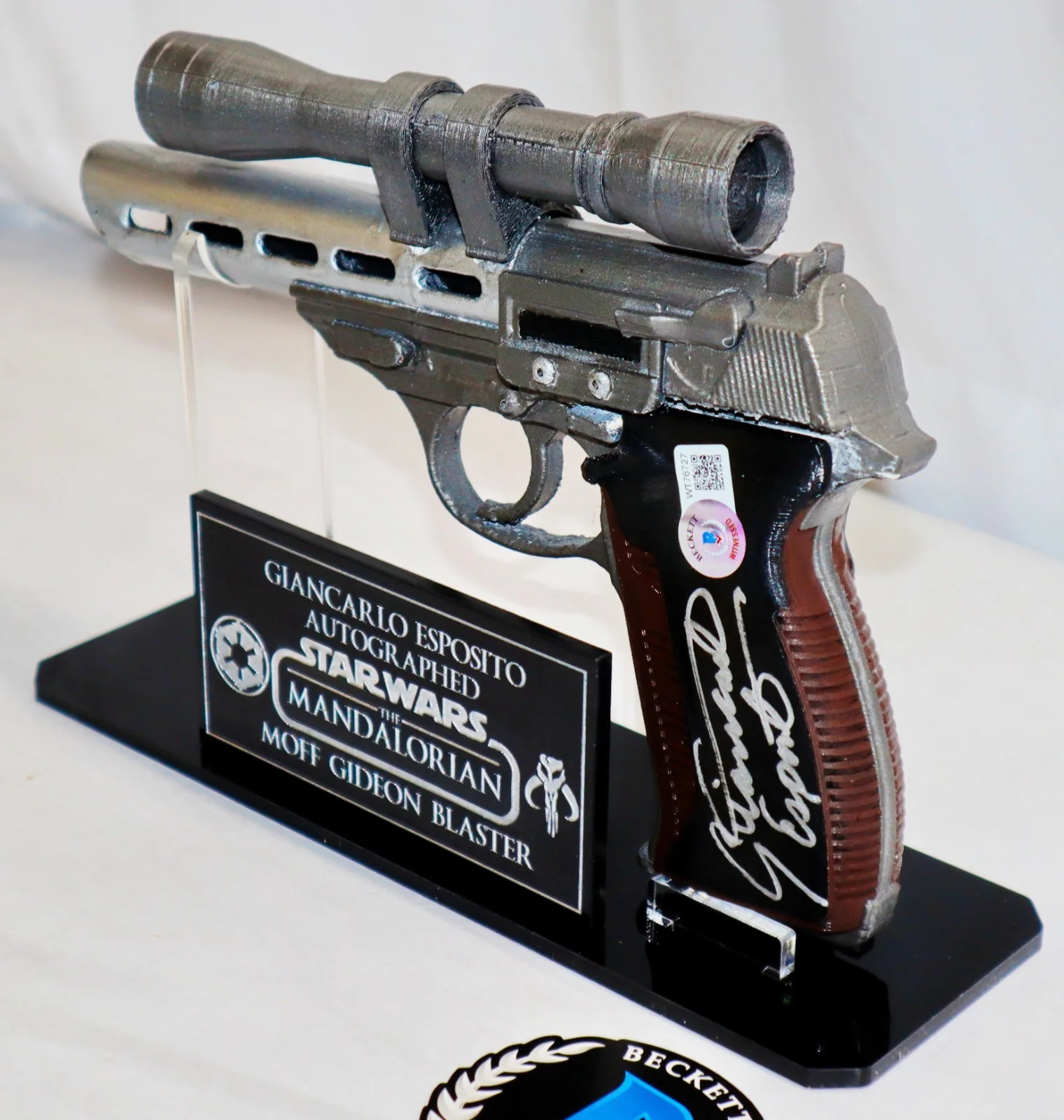 Giancarlo Esposito — 🔥 Giancarlo Esposito Signed Mandalorian Moff Gideon Gun Blaster Prop Beckett, изображение 5