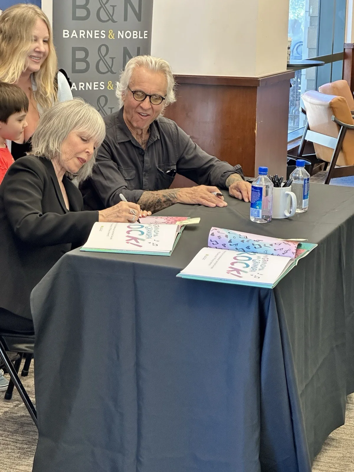 Pat Benatar& Neil Giraldo SIGNED BOOK My Grandma and Grandpa Rock, изображение 5