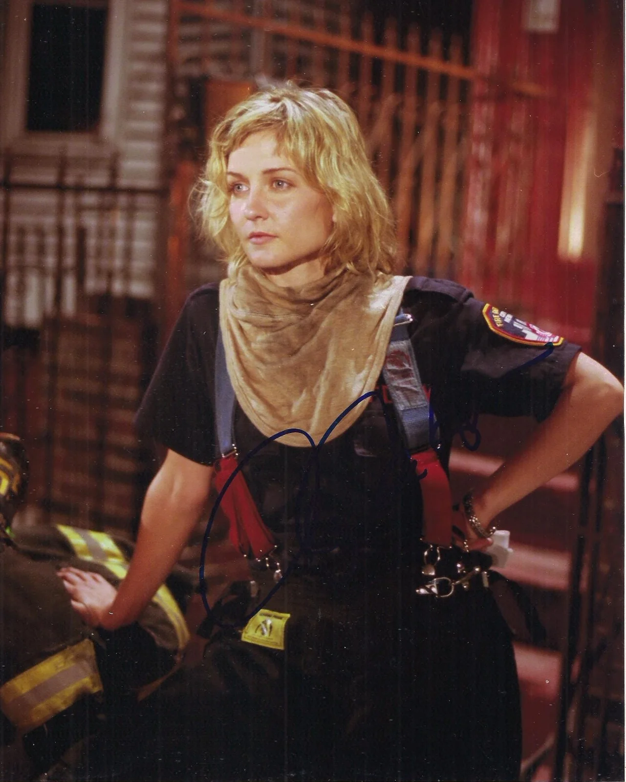 Amy Carlson — Amy Carlson Autographed 8x10-JSA COA TV Actress Third Watch-Blue Bloods, image 2