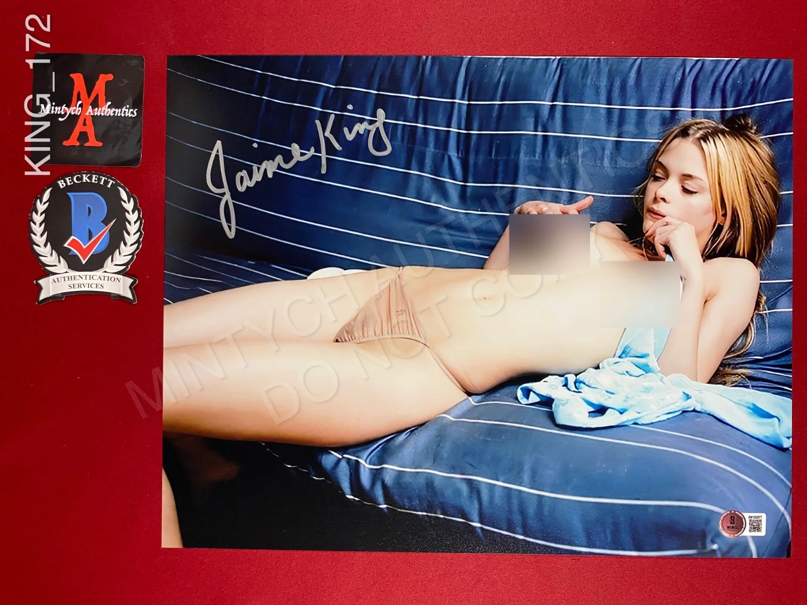 Jaime King — Jaime King autographed signed 11x14 model pose photo Beckett COA