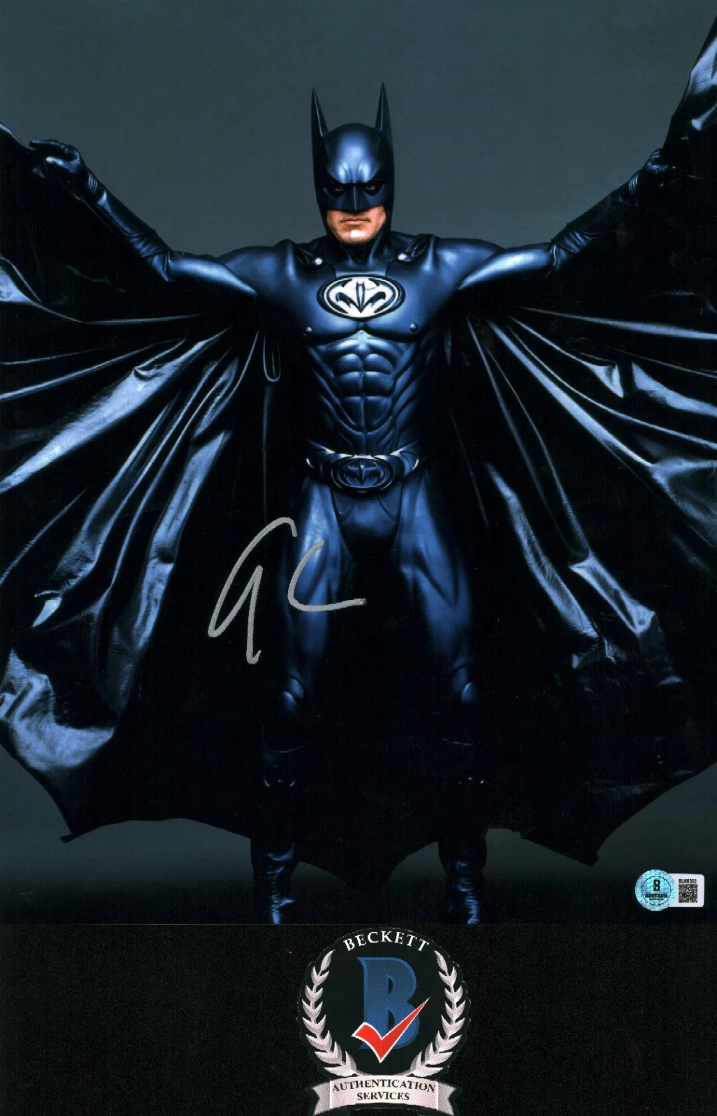 George Clooney — GEORGE CLOONEY SIGNED BATMAN 11X14 PHOTO BECKETT BAS COA STUD ACTOR