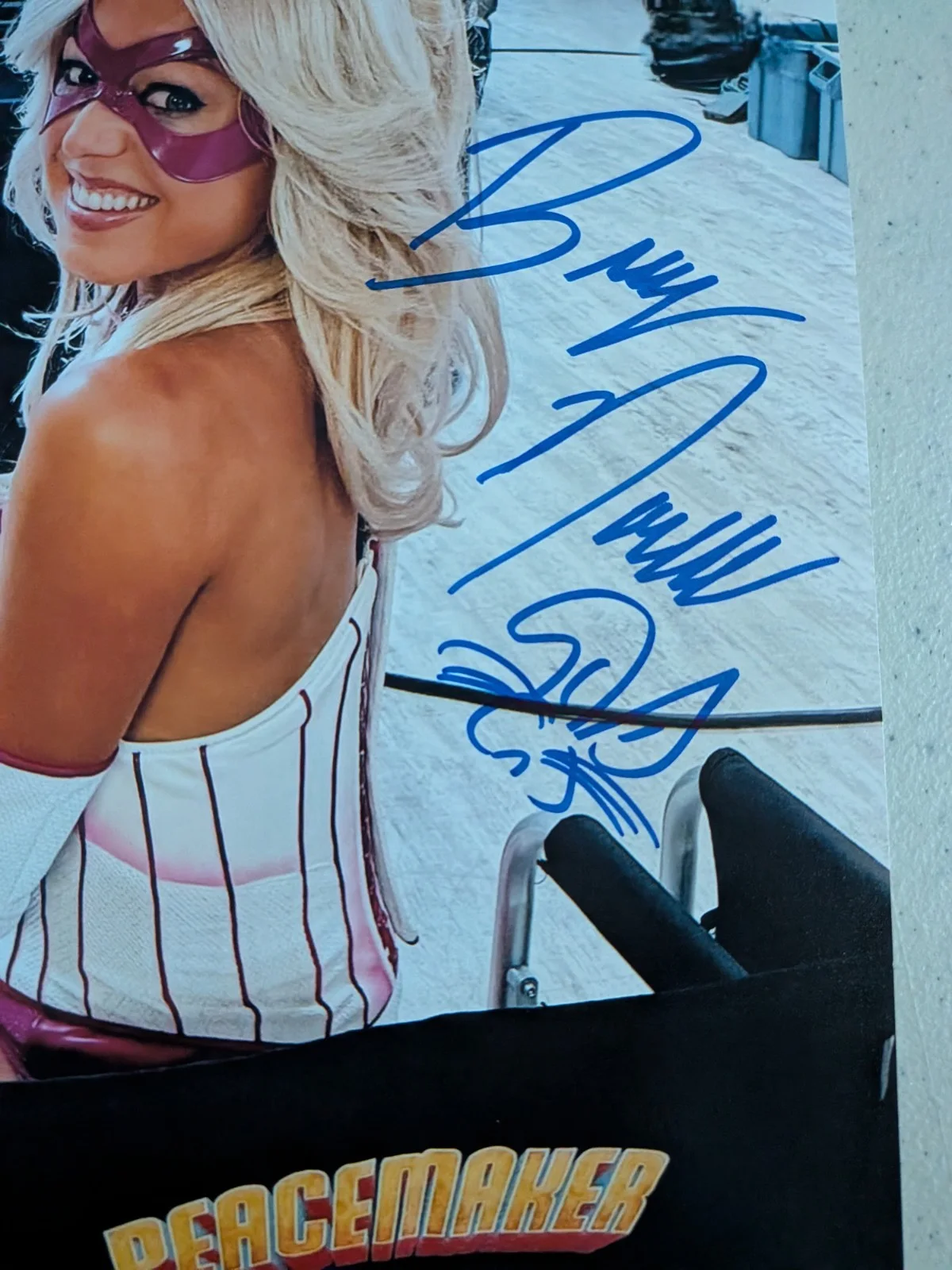 BREY NOELLE Signed 8x10 Photo White Rabbit Peacemaker DC Comics Auto JSA QR E, image 2