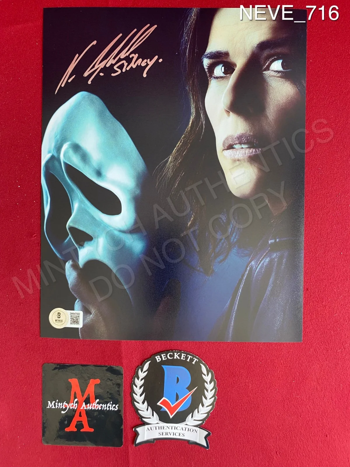 Neve Campbell — Neve Campbell autographed signed Scream 8x10 photo Beckett COA Sidney Prescott
