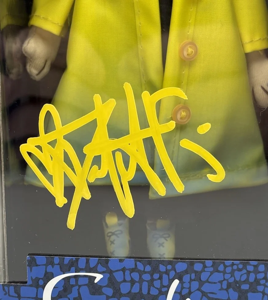 Dakota Fanning — Dakota Fanning Signed Autographed Coraline Jones NECA Figure EXACT PROOF JSA COA, image 5