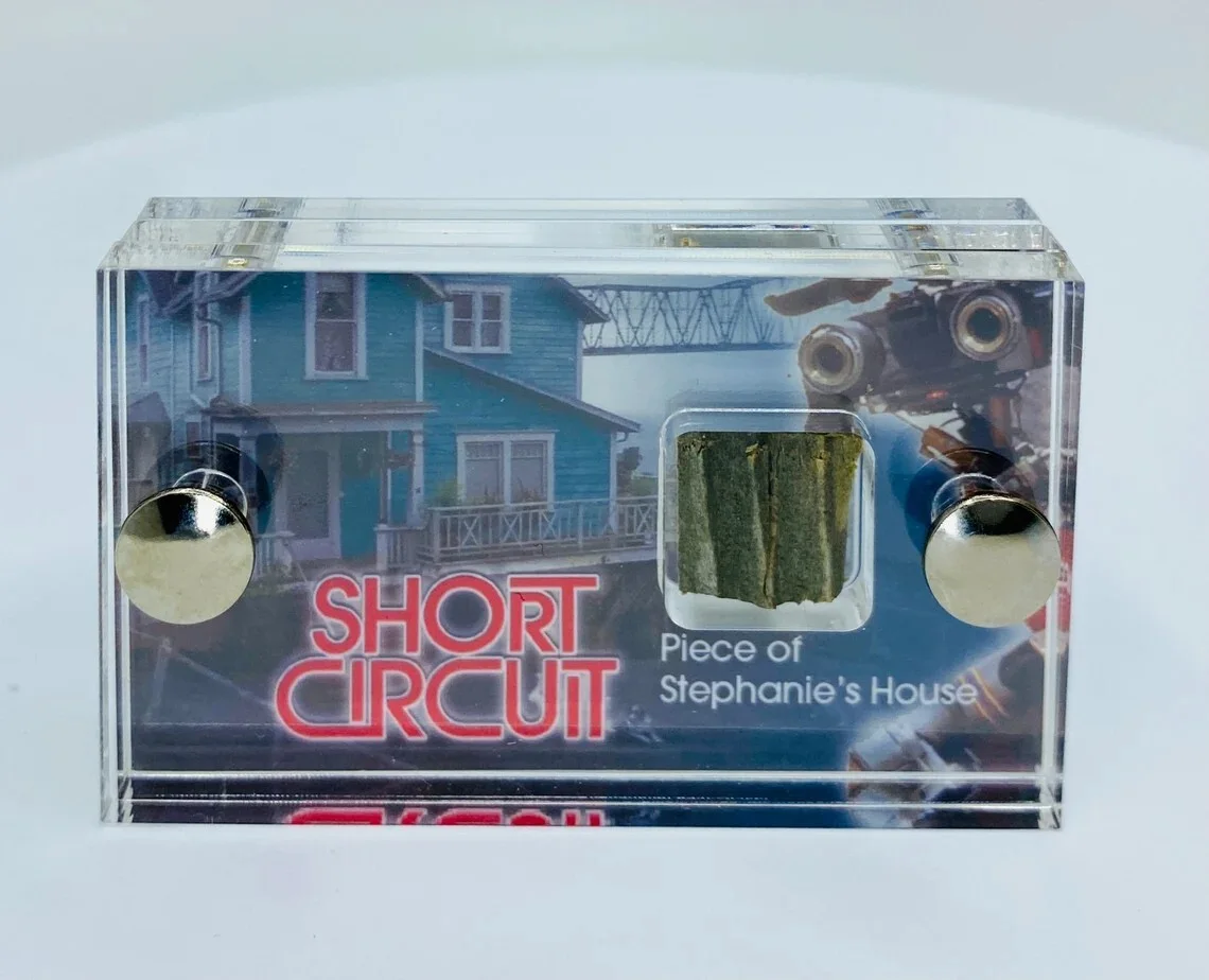 Movie Prop Short Circuit Screen Used Original Stephanie's house section & COA, изображение 5