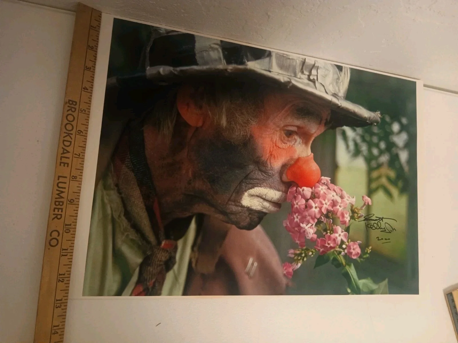Emmett Kelly Jr — Emmett Kelly Jr Weary Willy 2000 Sad Clown Signed Photo W Flowers 13" X 18.5", изображение 4