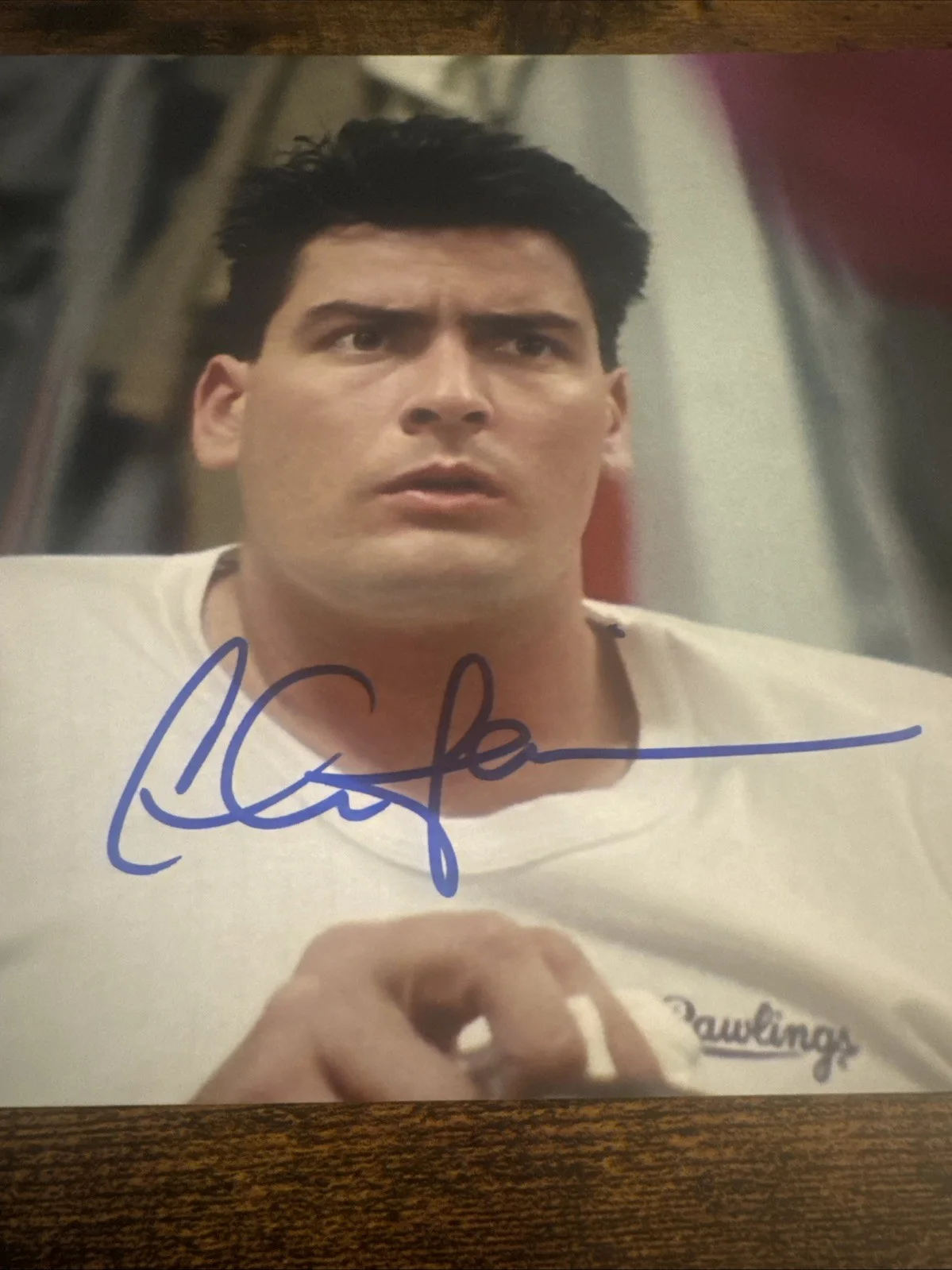 Charlie Sheen — CHARLIE SHEEN SIGNED AUTO 8X10 WILD THING MAJOR LEAGUE PHOTO Beckett Coa, изображение 3