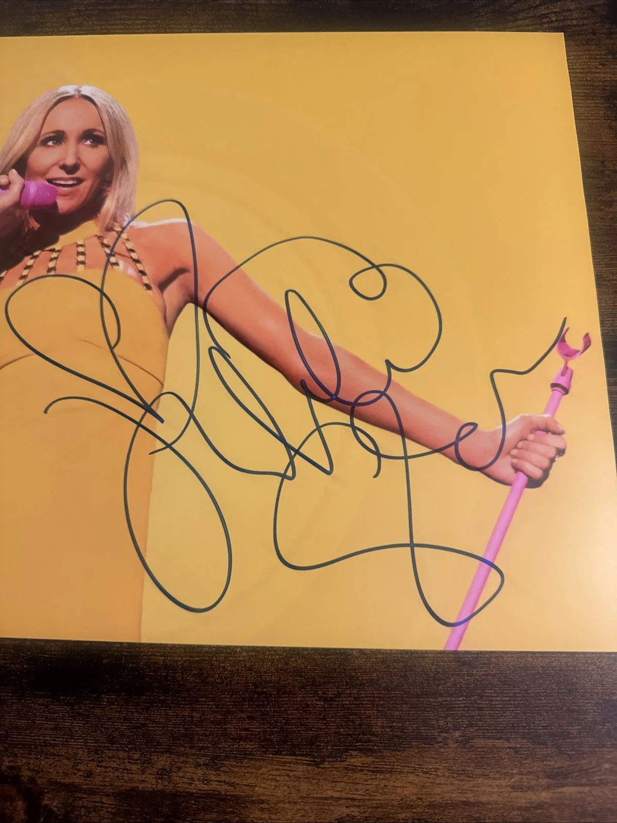 NIKKI GLASER SIGNED AUTOGRAPHED 11x14 PHOTO ROAST COMEDIAN BECKETT BAS, image 3