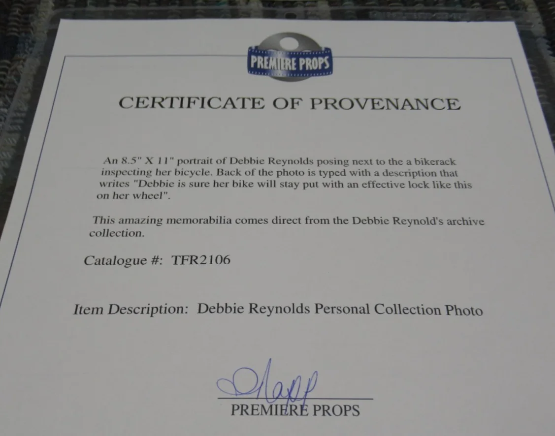 DEBBIE REYNOLDS PERSONALLY OWNED PUBLIC BICYCLE SAFETY PHOTO EARLY RELEASE W/COP, изображение 3