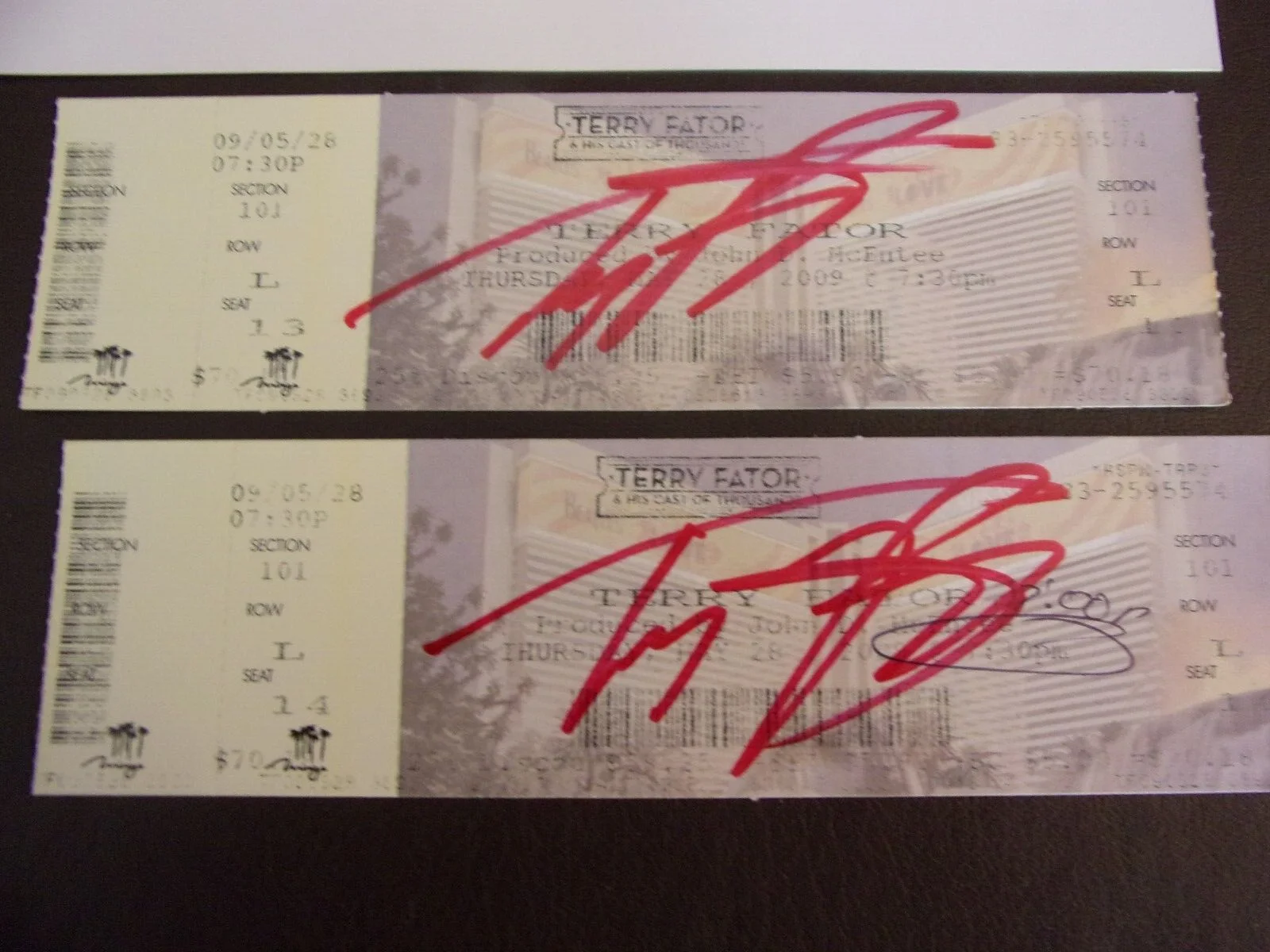 Terry Fator — Terry Fator Signed 8 x 10 Photo & Signed Ticket Stubs Mirage Las Vegas, изображение 3