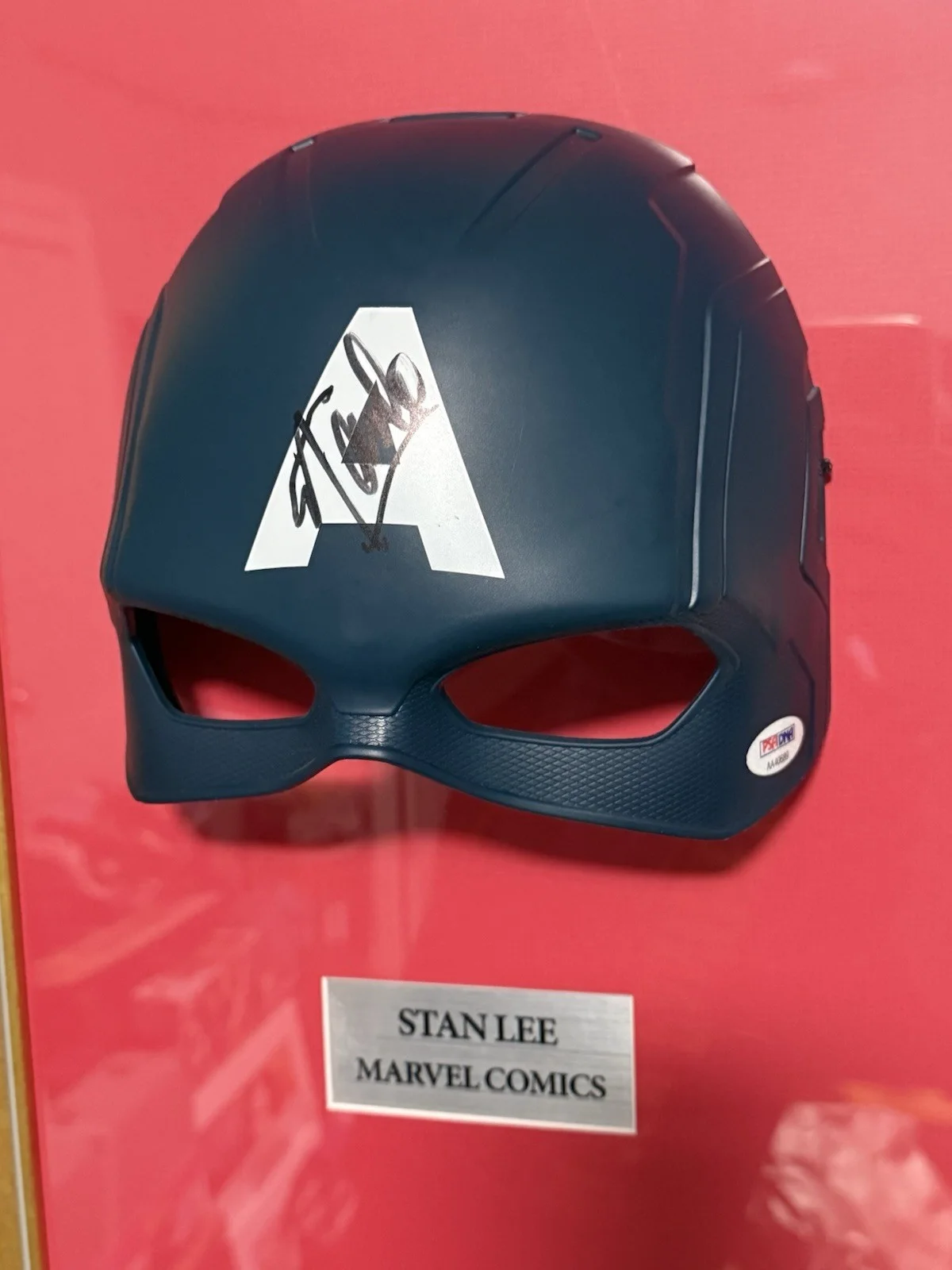 Stan Lee — Stan Lee Signed Captain America Mask Movie Poster Professionally Framed PSA COA, image 4