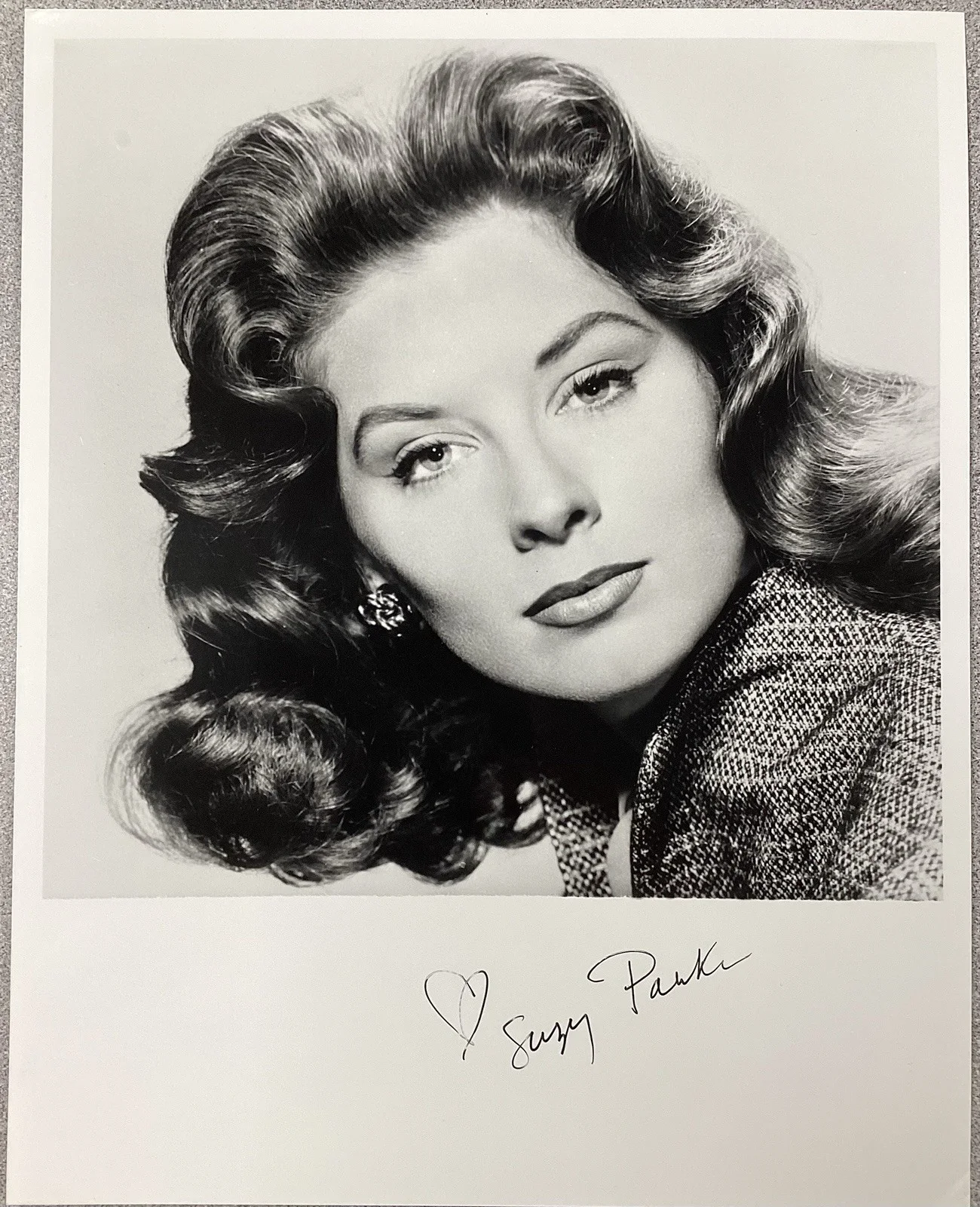 Suzy Parker — Suzy Parker Signed Photo 8x10 Hollywood Actor Autograph TPG #3