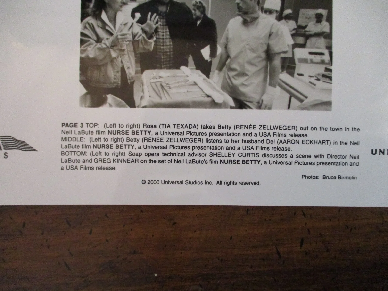 Tia Texada/Renee Zellweger("NURSE BETTY")2000 8 x 10 Black & White Press Photo, изображение 3