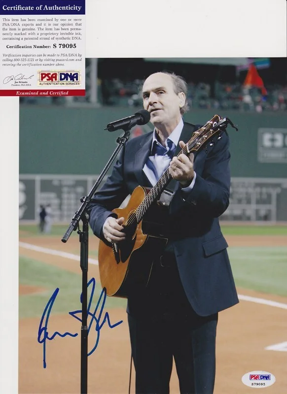 James Taylor — James Taylor Legendary Musician Signed Autograph 8x10 Photo PSA/DNA COA E