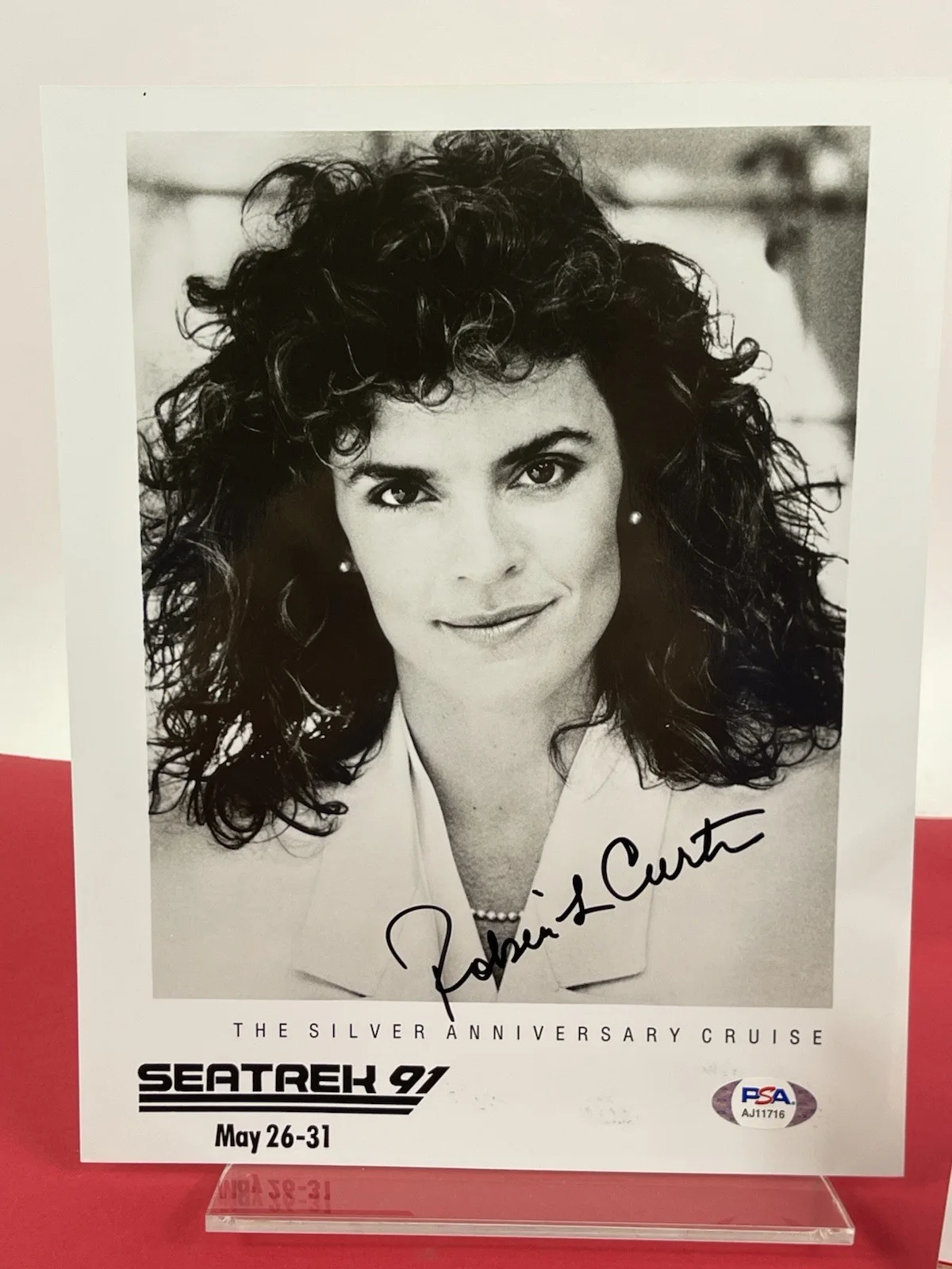 Robin Curtis — Star Trek Robin Curtis Vulcan Lt. Saavik Signed Photo PSA Authenticated, image 2