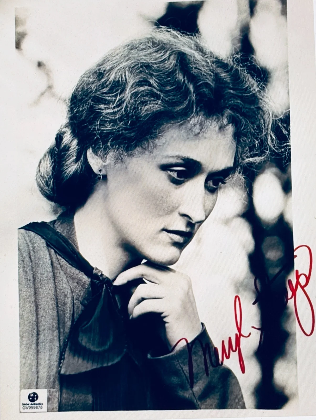 Meryl Streep — Meryl Streep Signed•Vintage 8x10 Beautiful Rare•Portrait•w Global Authentics COA