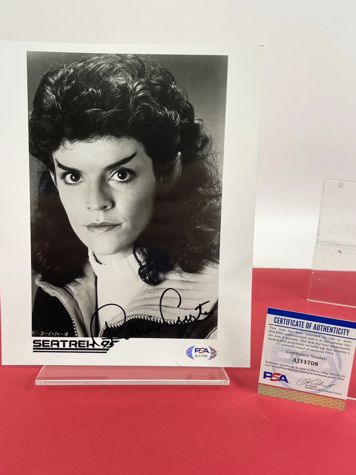Robin Curtis — Star Trek Robin Curtis Vulcan Lt. Saavik Signed Photo PSA Authenticated (#3), image 2