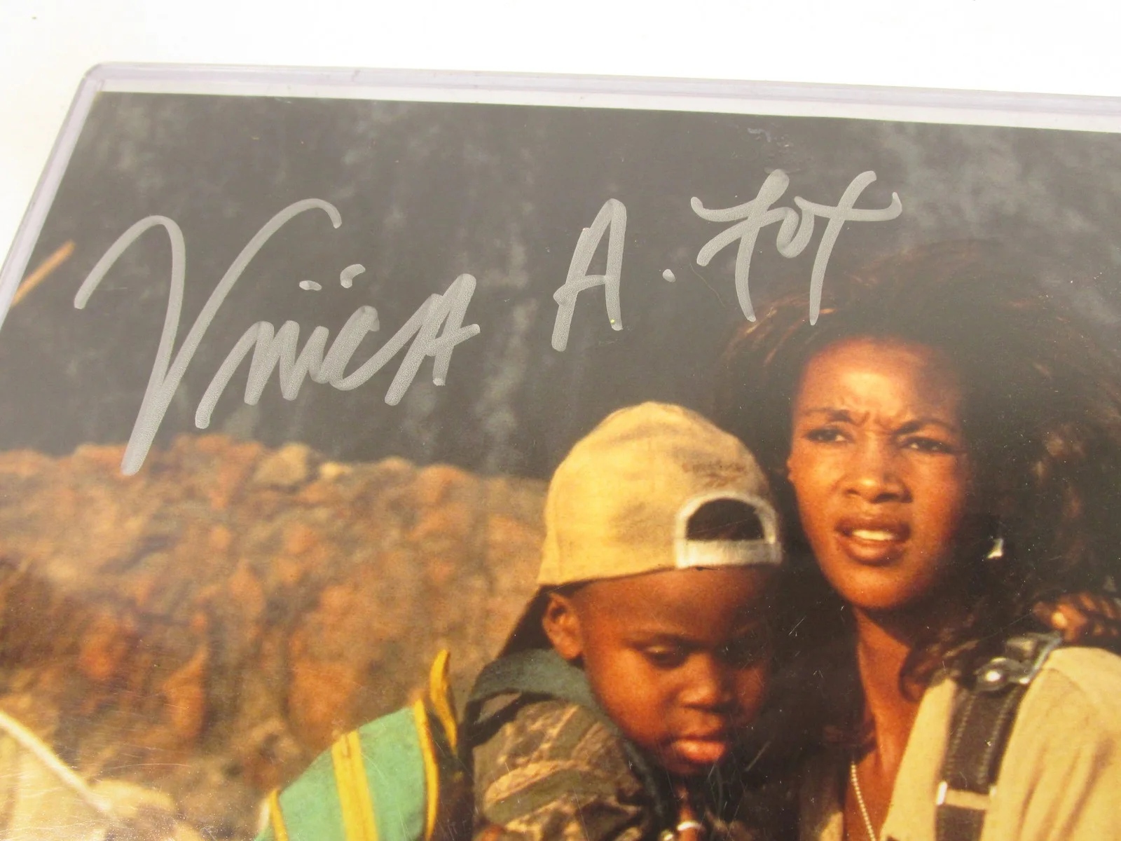 Vivica A. Fox Signed 8x10 Photo Independence Day JSA Authenticated Autograph, image 4