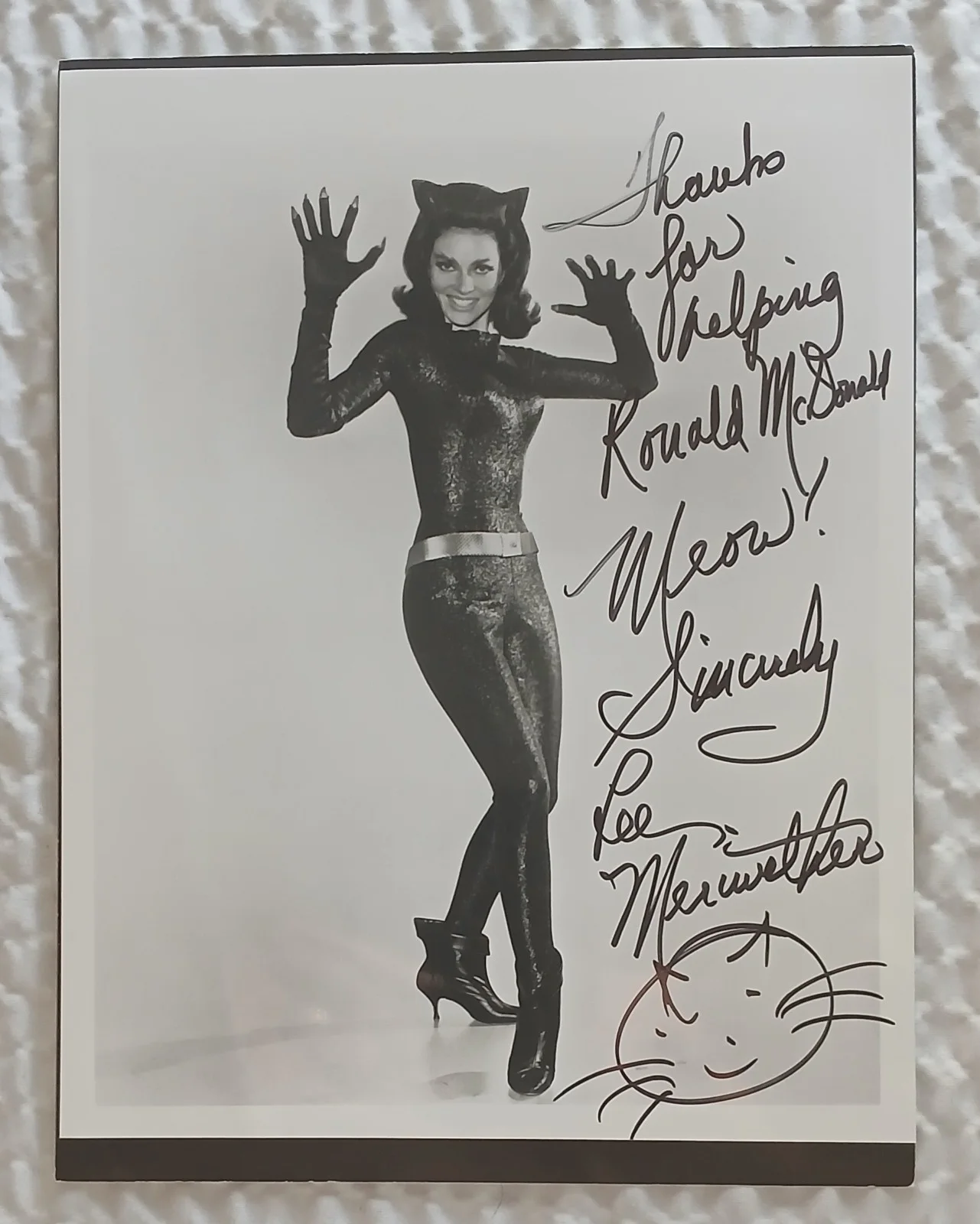Lee Meriwether — 8x10 Autographed Photo Lee Meriwether Catwoman