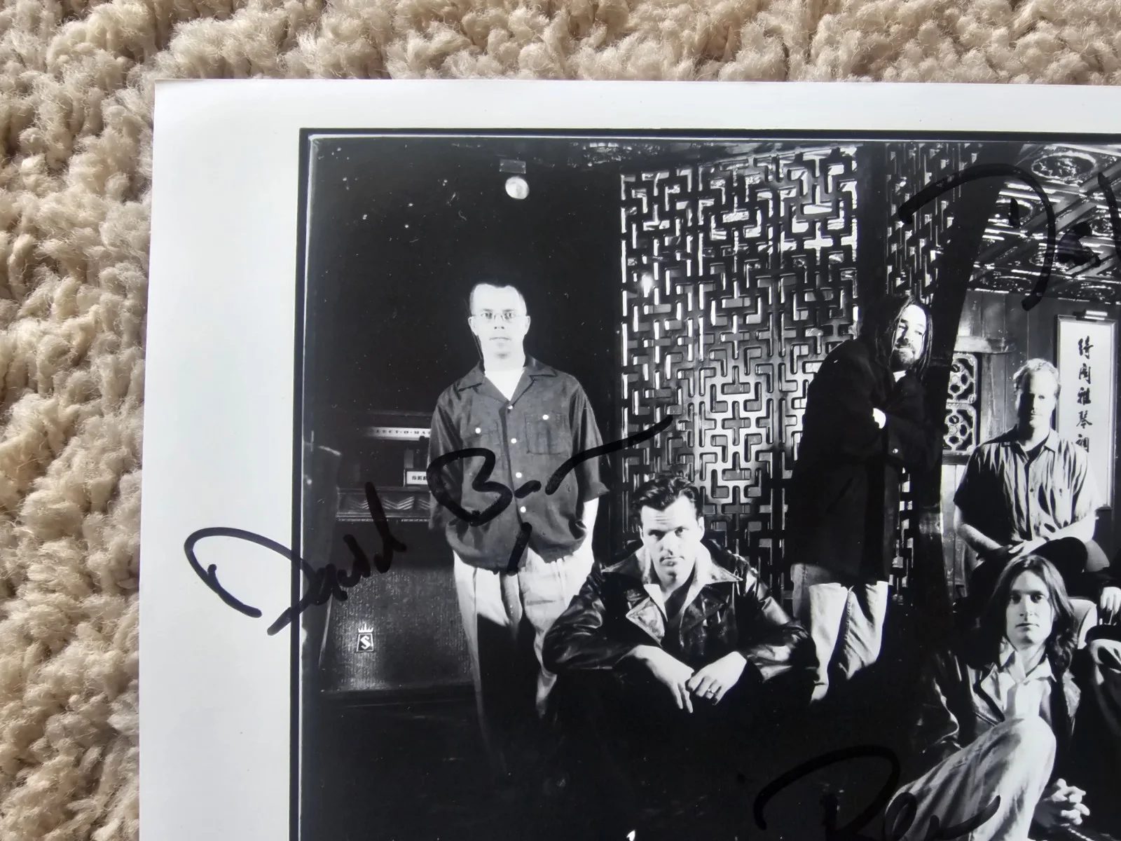 8x10 Autographed Counting Crows Band Photo (6 Signatures), image 4