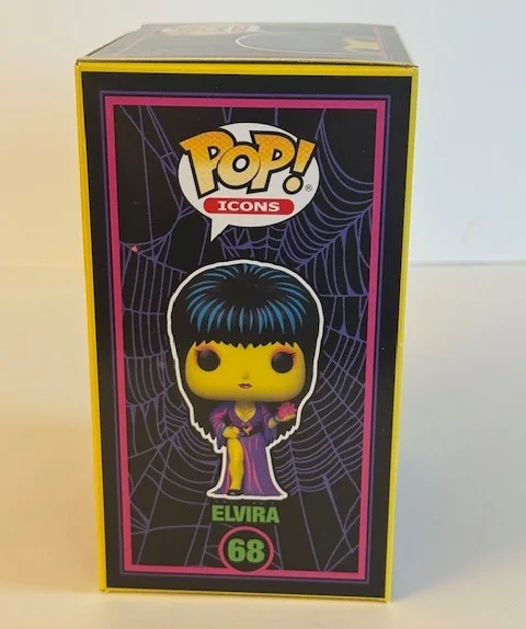 Elvira — Elvira Signed 40 Years Back Light Funko #68 Autographed OCCM COA, изображение 4