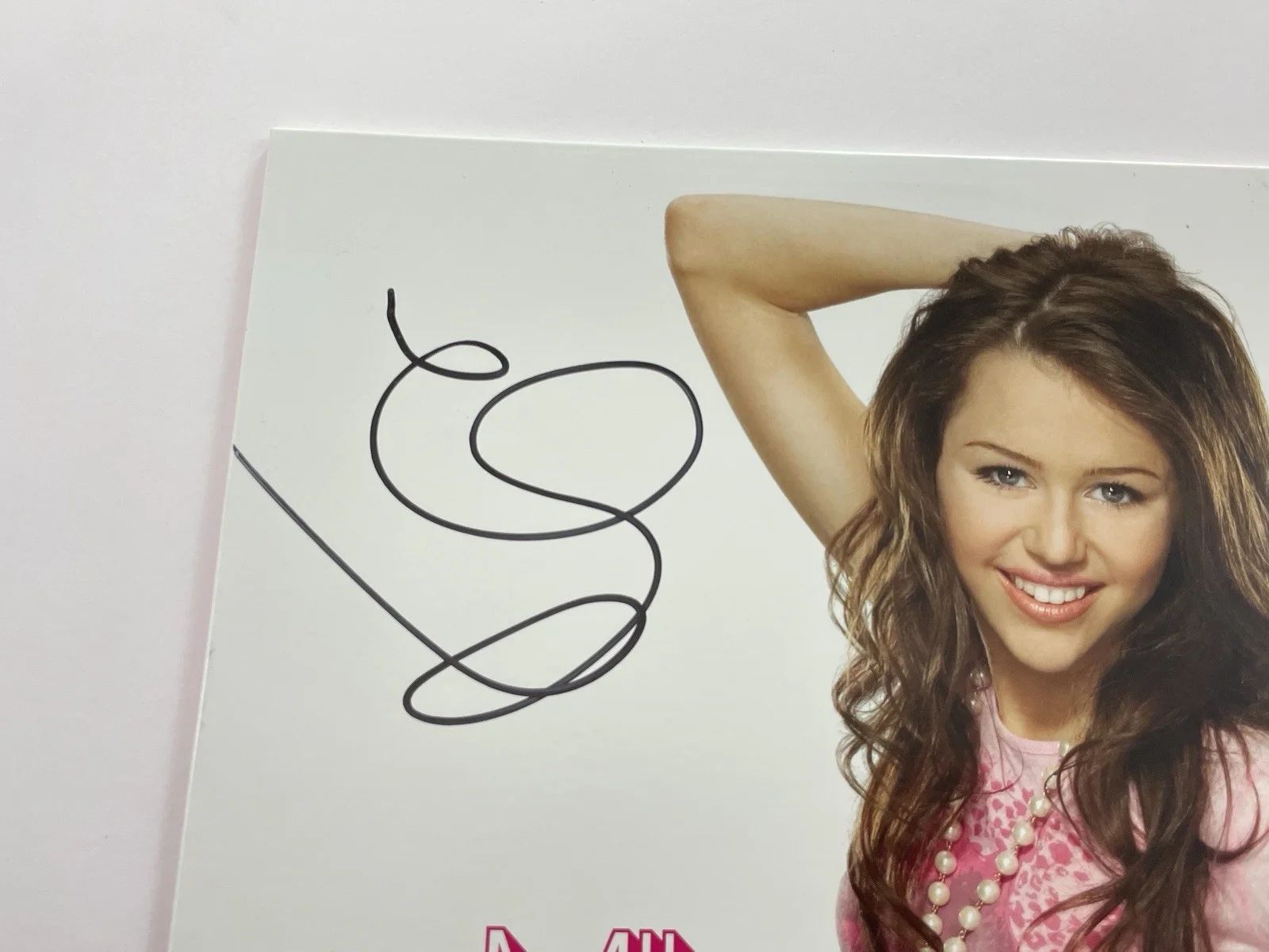 Meet Miley Cyrus Signed Limited White/Black Splatter Vinyl Hannah Montana ACOA, изображение 3