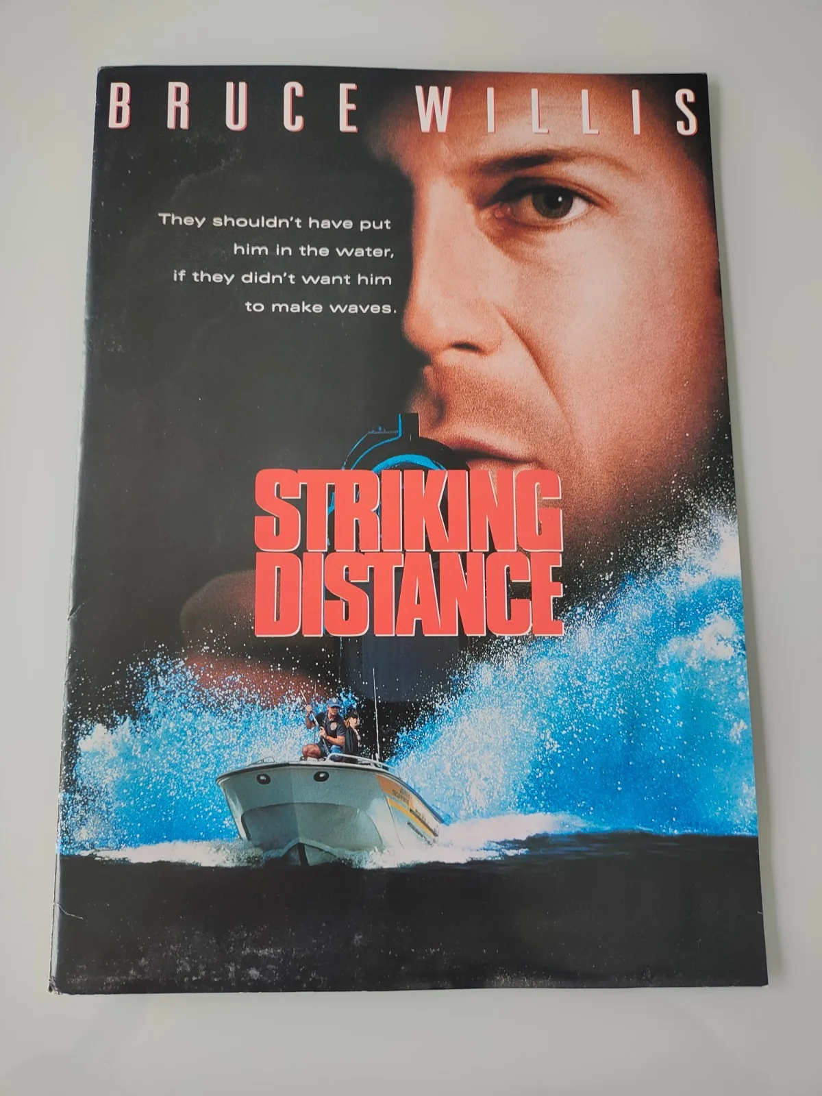 Striking Distance (1993) - Rare Original UK Press Kit Bruce Willis Action Movie, изображение 4
