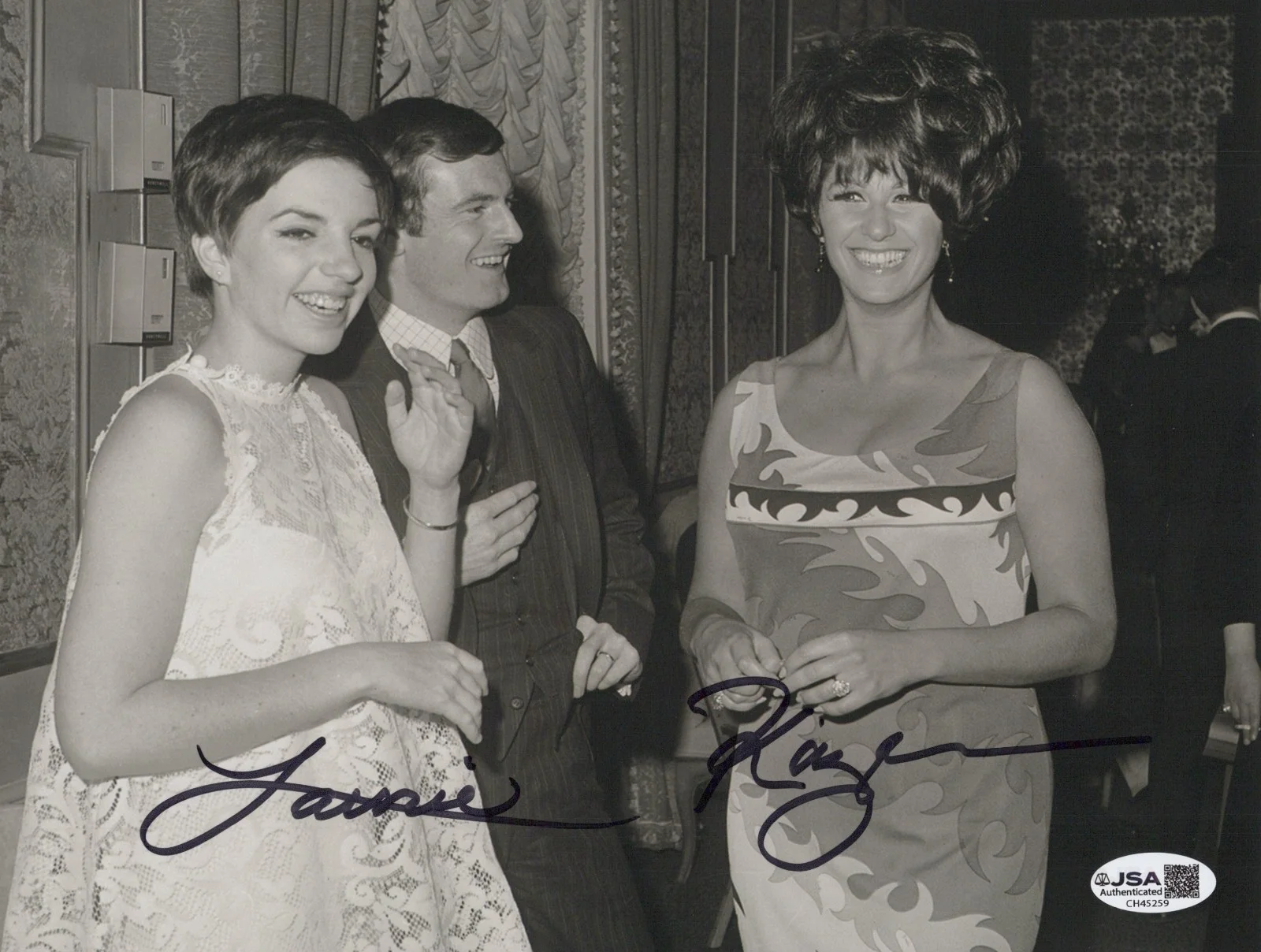 Lainie Kazan — LAINIE KAZAN Hand Signed 8x10 PHOTO ACTRESS & SINGER Autograph JSA COA CERT
