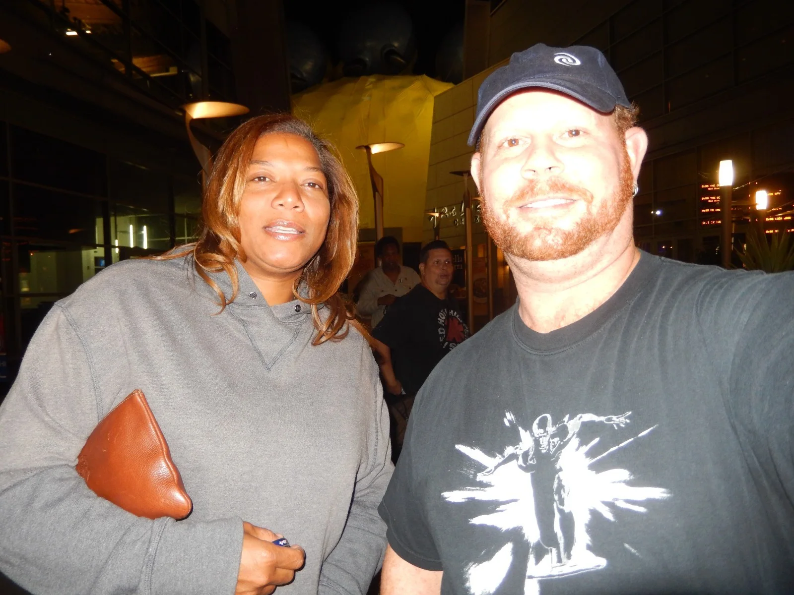 QUEEN LATIFAH — Queen Latifah Chicago matted signed index card with photo 11x17 #1 Matron Mama, image 3