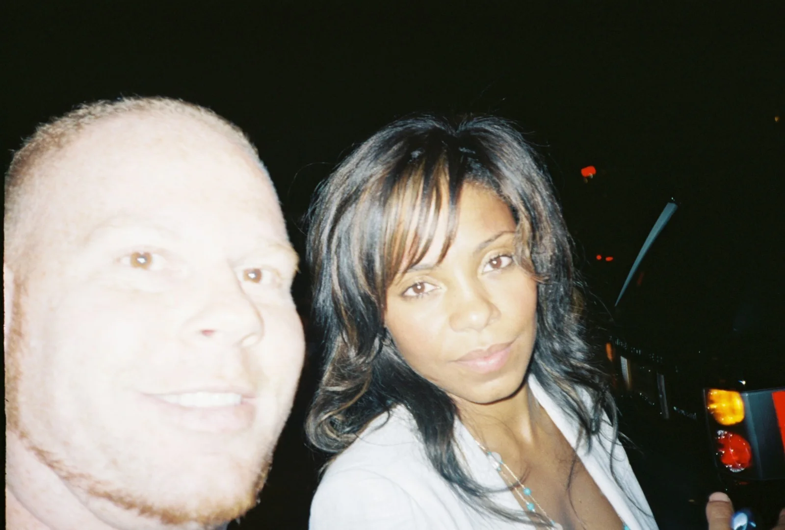 SANAA LATHAN — Sanaa Lathan AVP Alien Vs Predator matted signed index card with photo 11x17 #1, изображение 4
