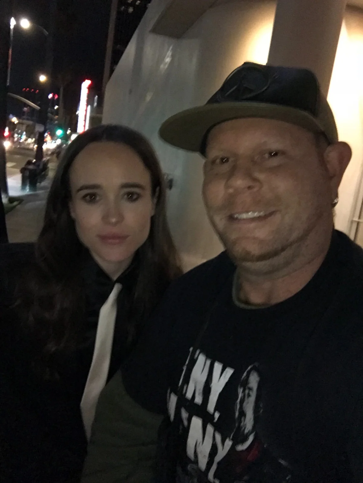 ELLEN PAGE — Ellen Page Juno matted signed index card with photo 11x17 #1 Juno MacGuff, image 3