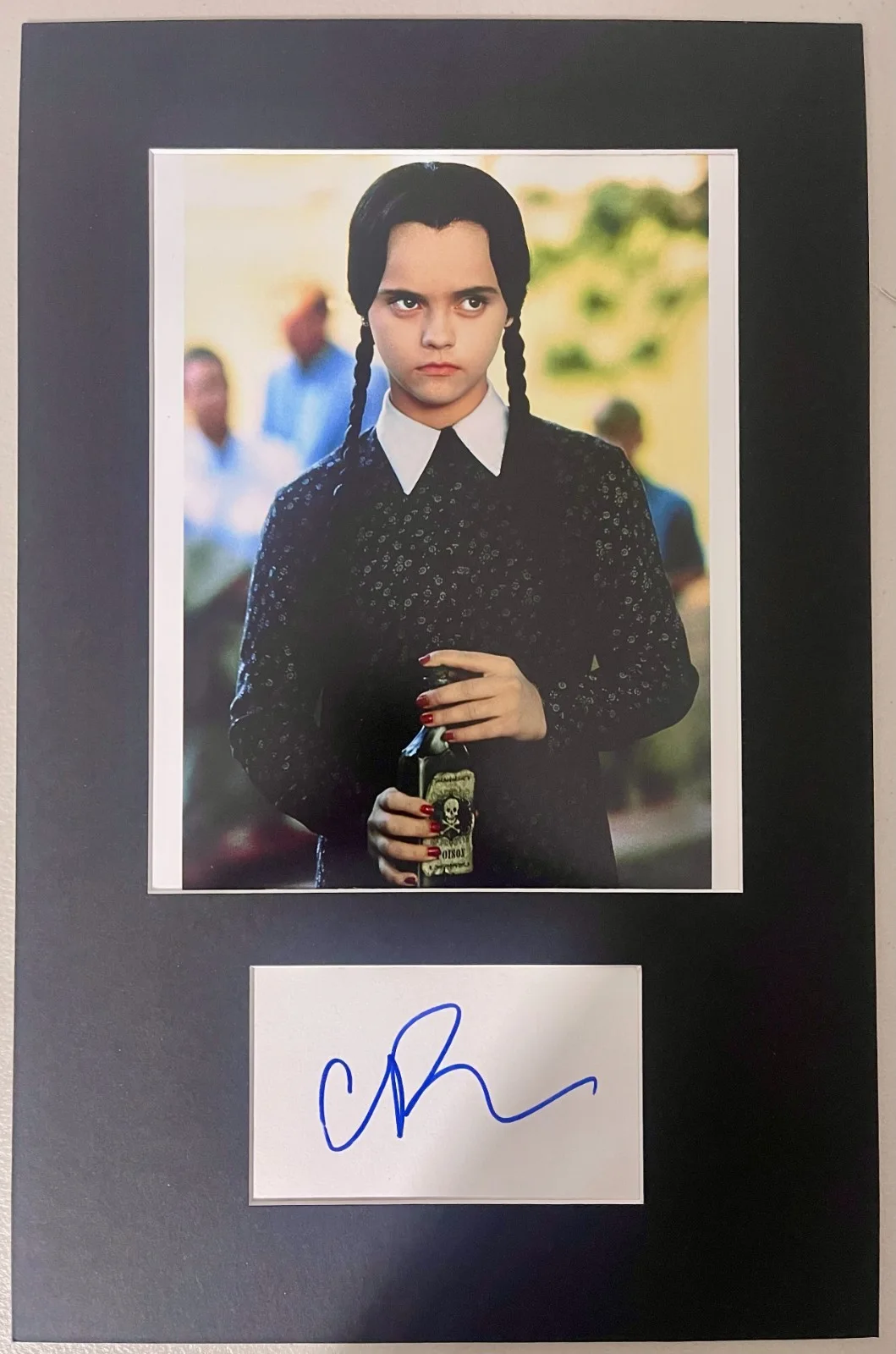 CHRISTINA RICCI — Christina Ricci Addams Family Values matted signed index card with photo 11x17